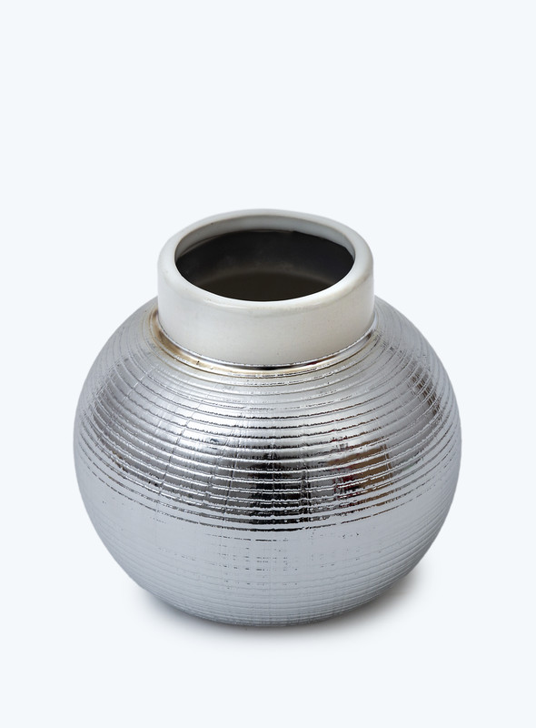 DAY N DAY Flower  ceramic vase Handcraft with Minimalist Design 