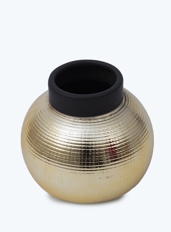 DAY N DAY Flower  ceramic vase Handcraft with Minimalist Design 